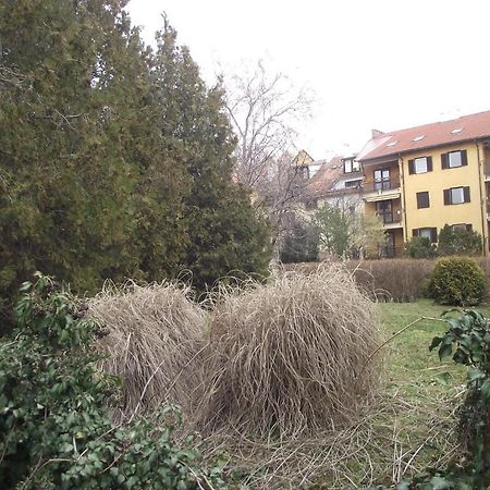 Centrum Apartman Печ Екстериор снимка