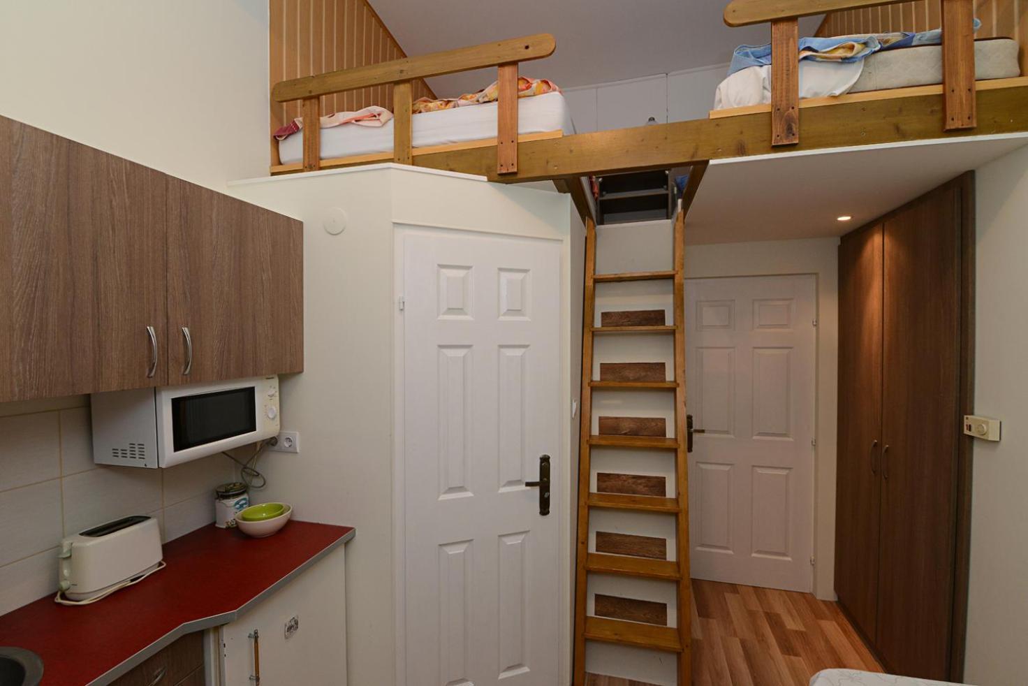 Centrum Apartman Печ Екстериор снимка