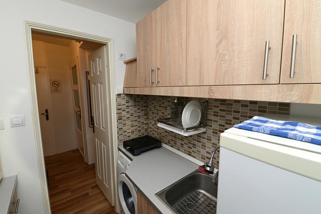 Centrum Apartman Печ Екстериор снимка