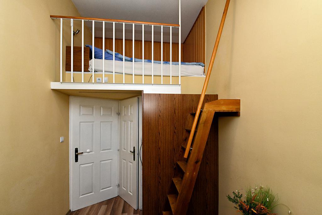 Centrum Apartman Печ Екстериор снимка