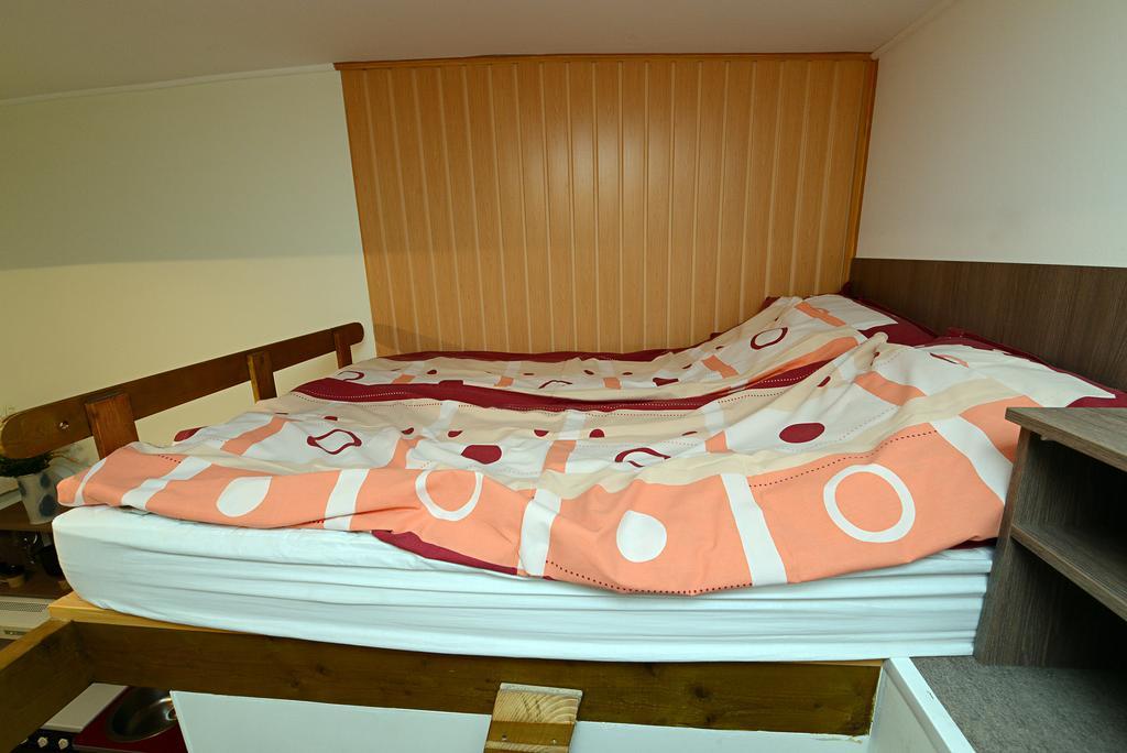 Centrum Apartman Печ Екстериор снимка