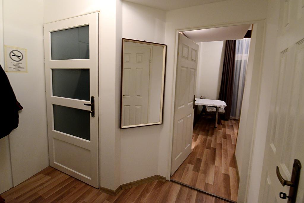 Centrum Apartman Печ Екстериор снимка